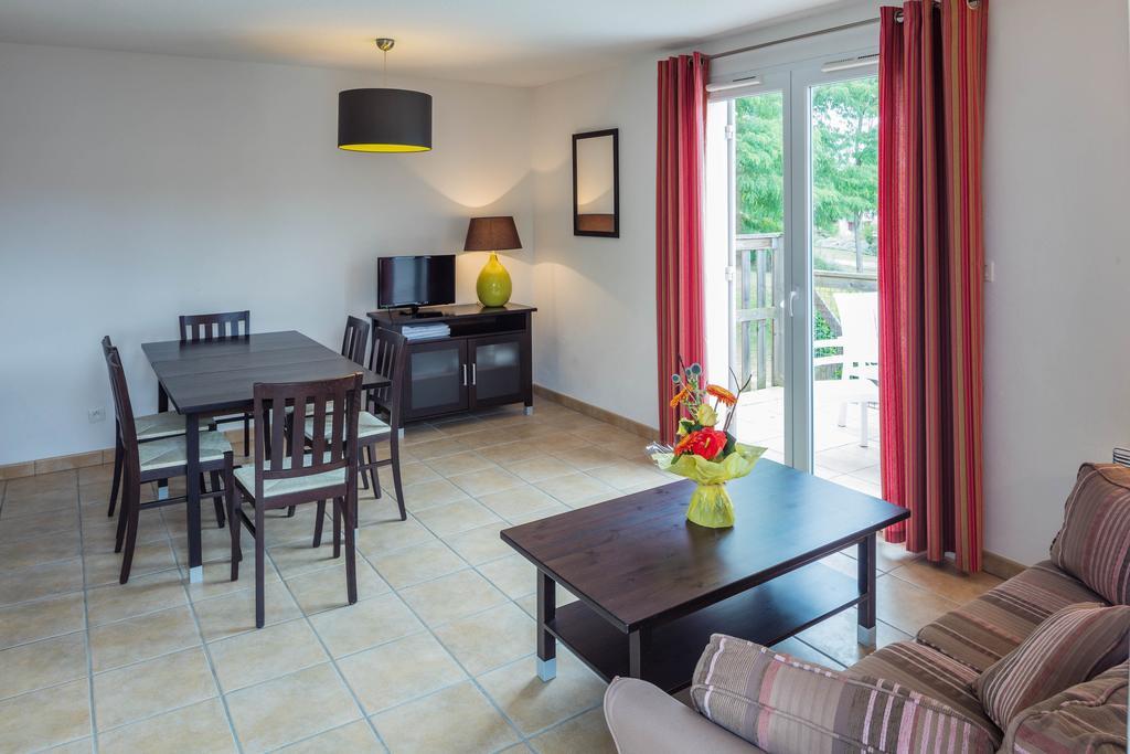 Vacanceole - Le Domaine Du Golf D'Albret 巴巴斯特 外观 照片