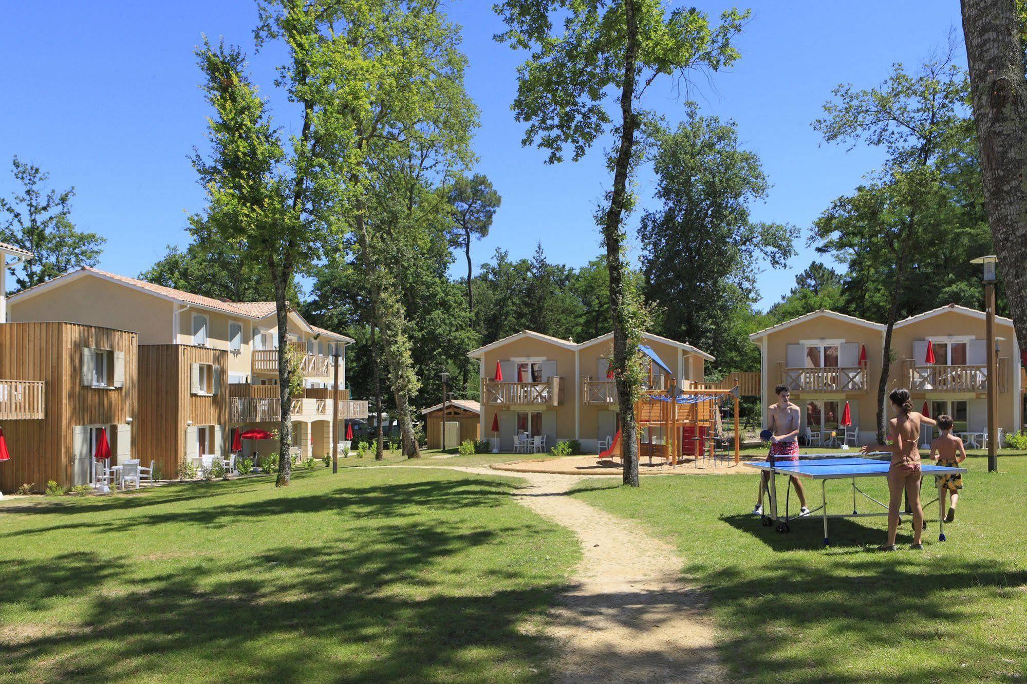 Vacanceole - Le Domaine Du Golf D'Albret 巴巴斯特 外观 照片
