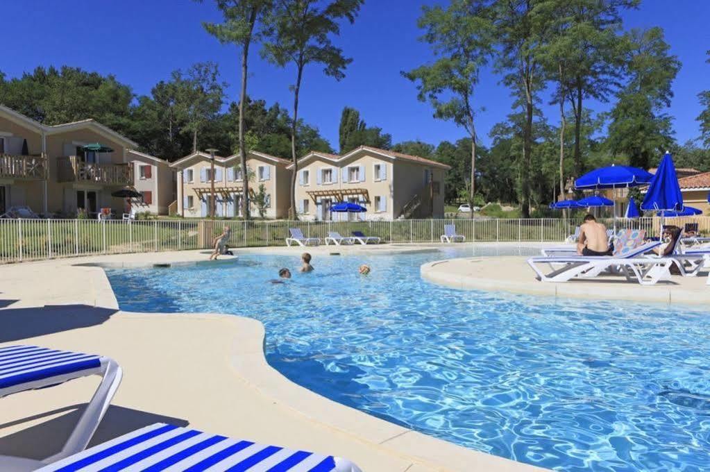 Vacanceole - Le Domaine Du Golf D'Albret 巴巴斯特 外观 照片